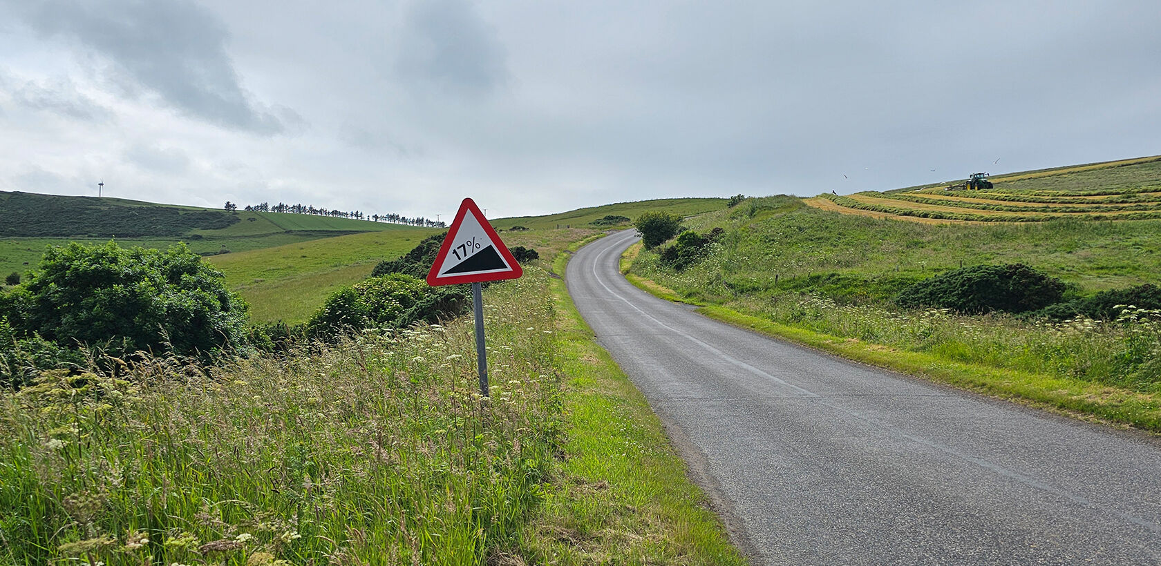 Road sign showing 17% gradient hill in Aberdeenshire